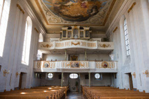 2026-03-10_14-06-54-wu_kirche_innen_empore