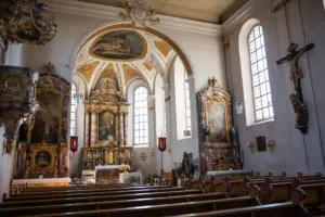 2026-03-10_14-06-54-wu_kirche_innen
