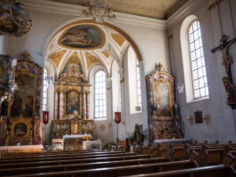 2026-03-10_14-06-54-wu_kirche_innen