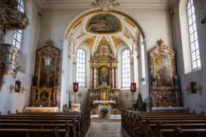 2026-03-10_14-06-54-wu_kirche_innen_2