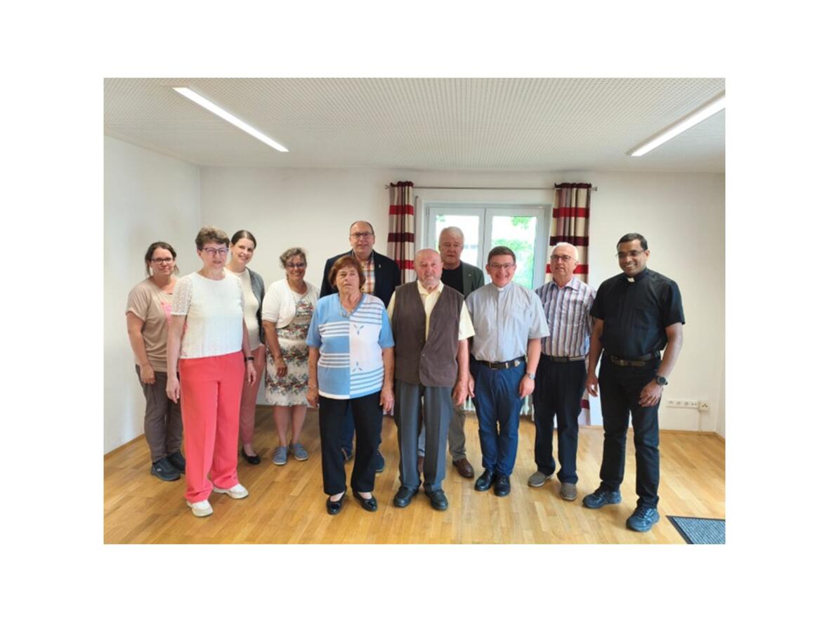 2026-06-03_08-45-34-au_verabschiedung_mesner_gesamt_31052026_4zu3